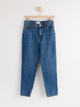 Narrow fit high waist cropped jeans