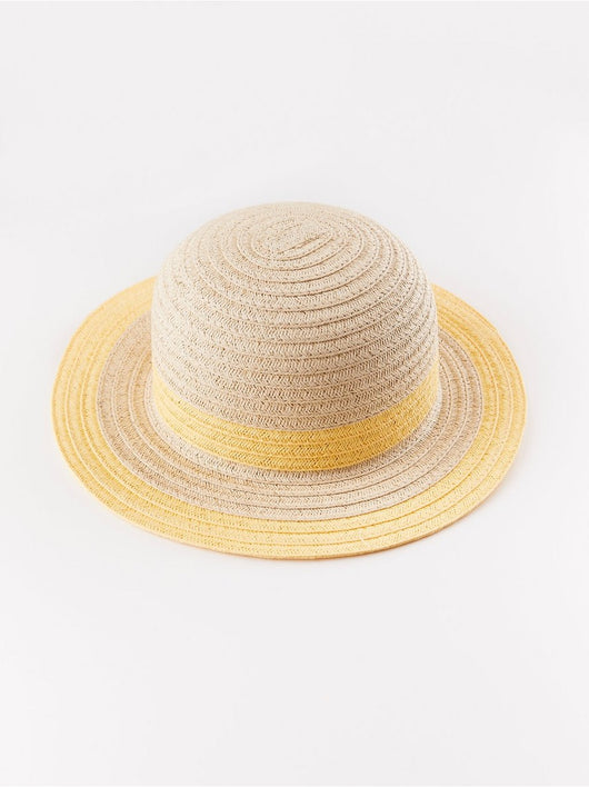 Halm hat med gule og glittery detaljer
