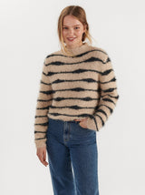 Fuzzy strikket sweater med striber
