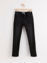 Regular fit straight leg lined sorte jeans