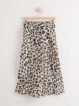 Midi satin nederdel med leopard print