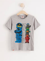 Kortærmet t-shirt med Ninjago print