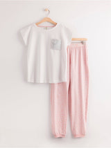Pyjamas med kortærmet top og mønstrede bukser