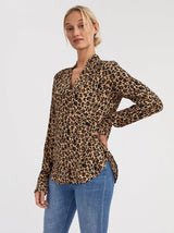 Bluse med leopard mønster
