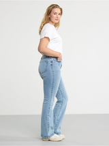 MIRA curve super stretch flared jeans