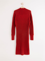 Rib-strikket kjole