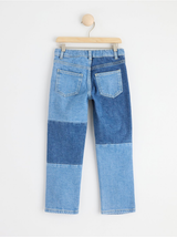 STINA Straight regular waist jeans med patchwork