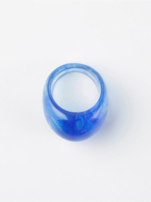 Blå plastik ring
