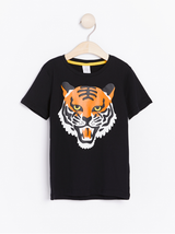 Sort t-shirt med tigerprint