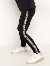 Sorte leggings med leopardmønstrede sidestriber