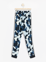 Blå mønstrede sweatpants med hvide sidestriber