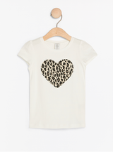 Hvid puff ærmet top med leopard mønster hjerte